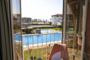 A 100m de playa piscina y todos los servicios